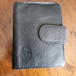 Vintage Lady Buxton Black Leather Wallet Kiss Lock Coin Purse Flower Logo BiFold